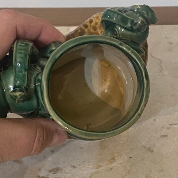 Vintage Ceramic Majolica Bamboo Planter Mama & Baby Elephants Trunks Up Green - Picture 6 of 8